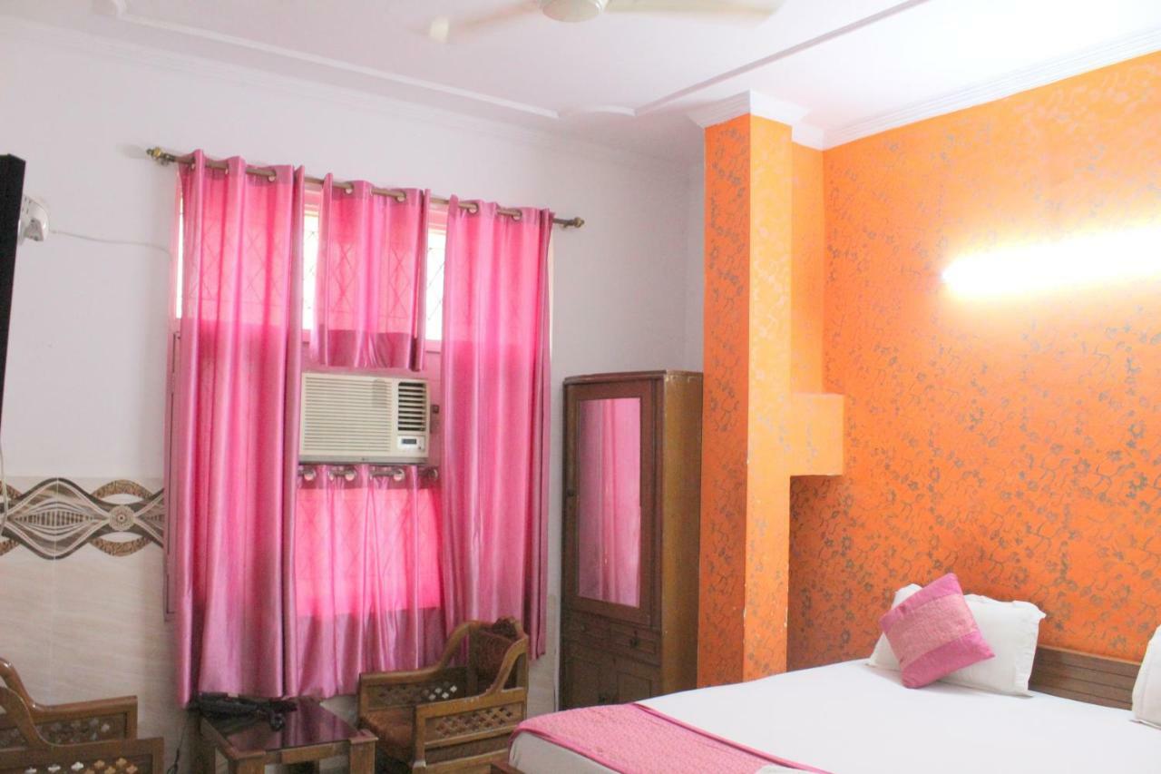 Hotel Royal Inn Нью-Делі Екстер'єр фото